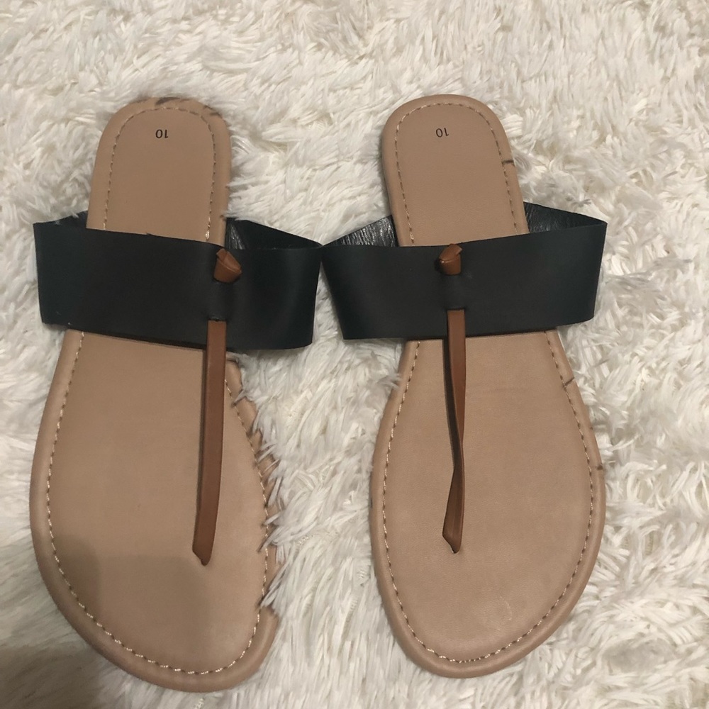 Sandals size 10 women’s